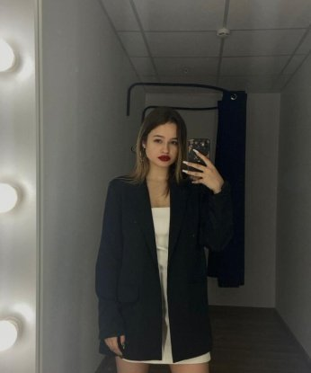 Я креативная, нежная и опытная индивидуалка 🌸😉 Я люблю создавать незабываемые моменты и приносить радость своими услугами 🌟 Живу в Москве, и здесь я готова предложить тебе самый отличный опыт 💫
Мои услуги включают все, что ты можешь пожелать: незабываемый эскорт, стриптиз, массаж, ролевые игры и многое другое 💋 Я знаю, как доставить удовольствие и умею внимательно слушать и понимать твои желания 💞
Мои клиенты ценят меня за мою индивидуальность, красоту и умение создавать особую атмосферу 🌺✨ Я всегда стараюсь создать комфортную и расслабленную обстановку, чтобы наше свидание было по-настоящему особенным 😍
У меня есть отличные отзывы от довольных клиентов, которые подтверждают мою профессиональность и умение удовлетворять самые разнообразные вкусы и фантазии 💌 Я горжусь своим опытом и стараюсь сделать каждое свидание незабываемым и особенным 💫
Ознакомься с моими фото, чтобы увидеть красоту и сексуальность, которые живут во мне 📸💋 Жду встречи с тобой в Москве, чтобы создать вместе незабываемые моменты! 🌟✨ Наденька